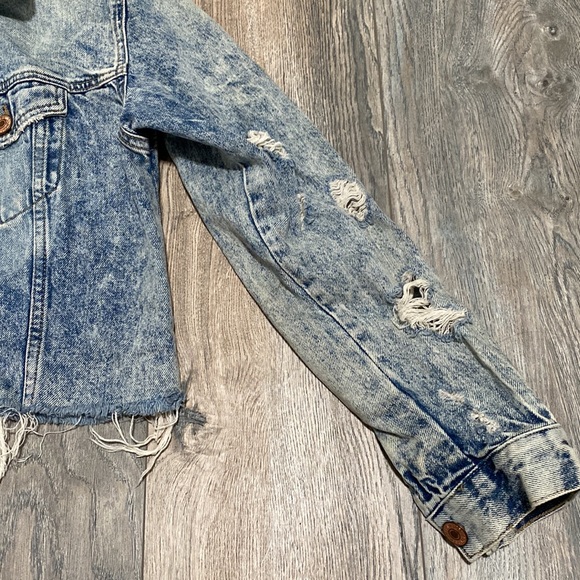 ⭕️3for$15⭕️ Denim crop jacket - Picture 6 of 13